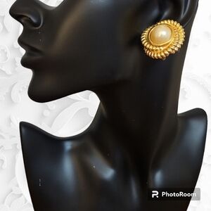 Vintage Atomic Cream Pearl Knot Rim Clip-on Bridal Statement Earrings